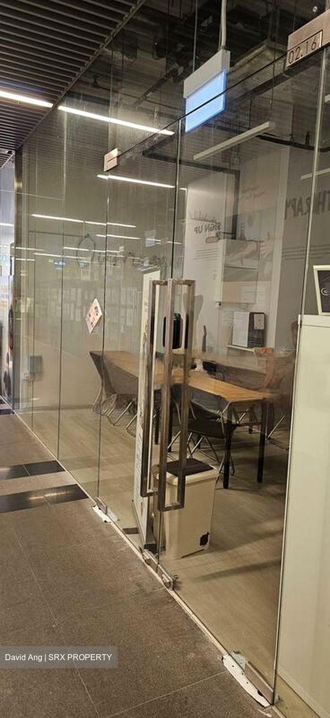 Vision Exchange (D22), Retail #469191661